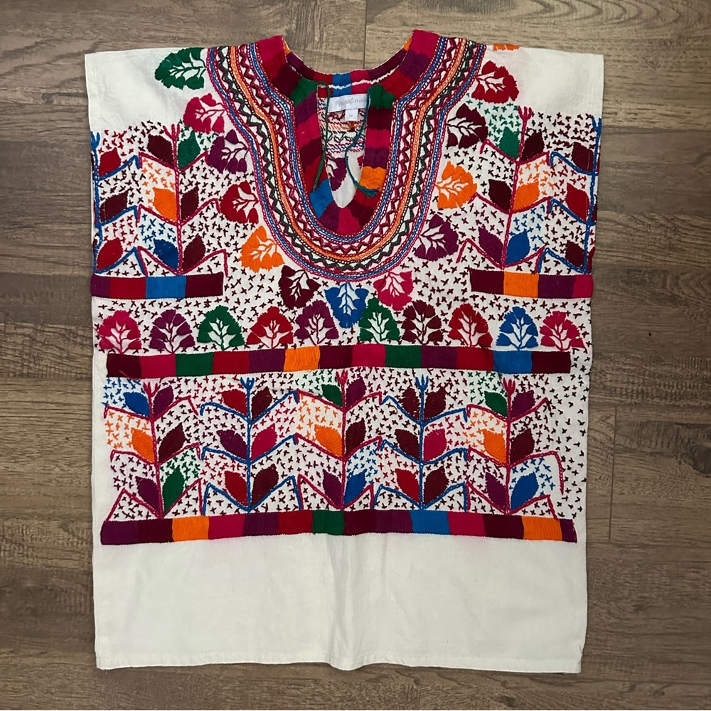 $198 Margot by Loren floral hand embroidered blouse in Mexico, size M, 8